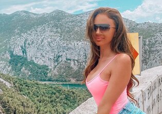 Wokalistka disco polo kusi dekoltem do pasa! Internet zalały zdjęcia z wakacji! 