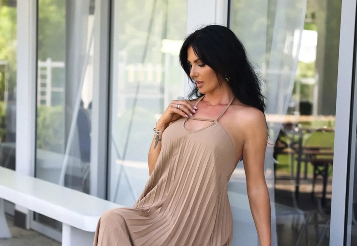 Śliczna wokalistka disco polo odważnie odsłoniła biust! To najlepsze ciało w branży?! 