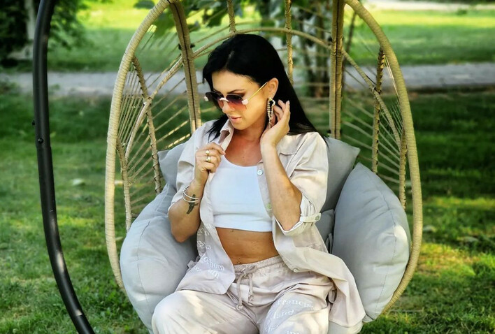 Śliczna wokalistka disco polo w wakacyjnej odsłonie! Gwiazda wygląda jak znana modelka?!