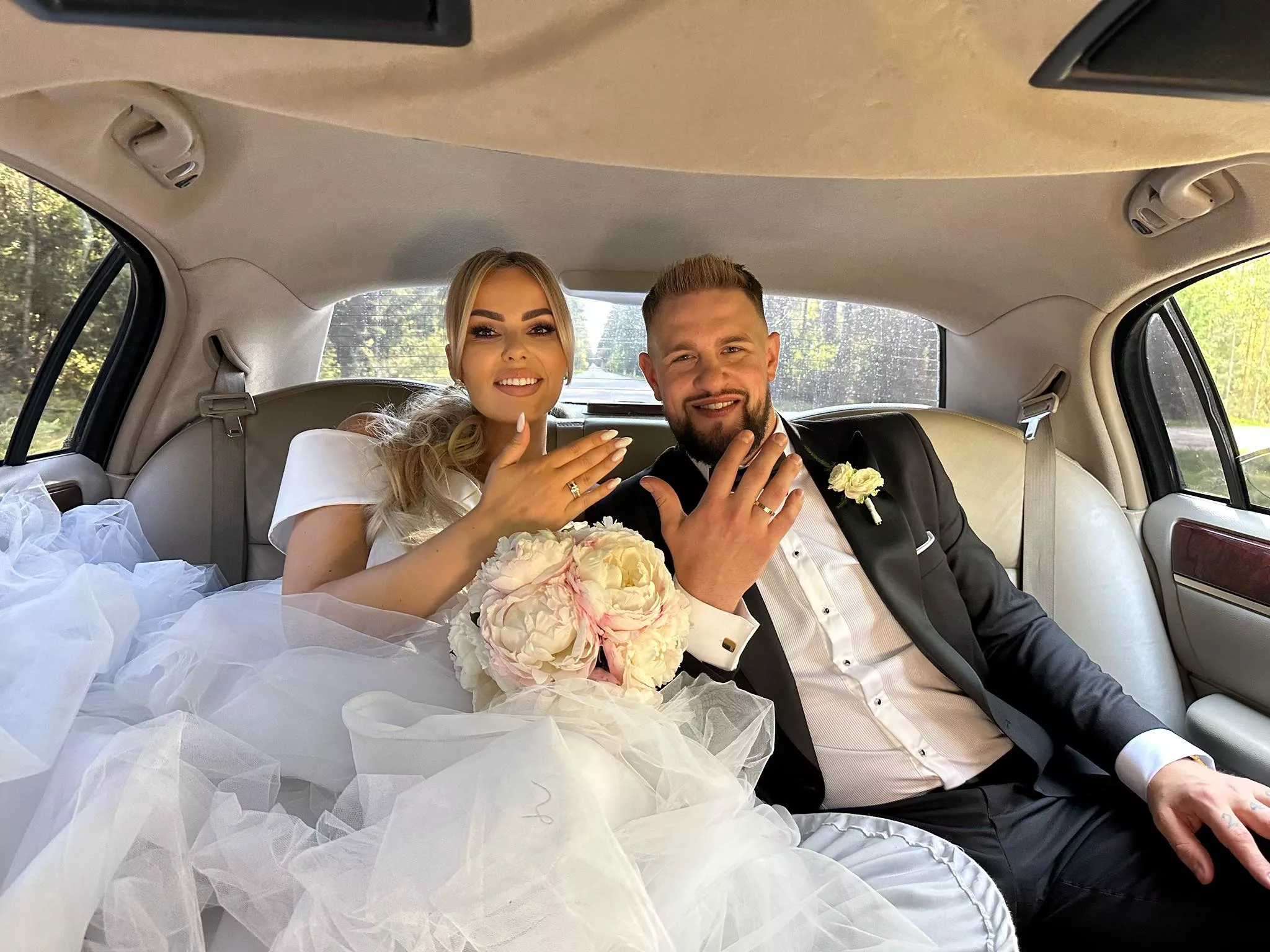 Ślub gwiazdy disco polo! Paula Karpowicz i Grzegorz Zimecki. Mamy pierwsze zdjęcia! Zobaczcie jak wygląda suknia panny młodej! | ZDJĘCIA | AKTUALIZACJA 