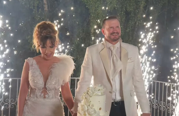 Mariusz Winnicki Classic wziął ŚLUB w tajemnicy! Kim jest przepiękna ŻONA legendarnego gwiazdora disco polo?! Materiał z wesela trafił do sieci! 