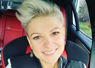 Te kadry robią wrażenie! Magda Narożna (Piękni i Młodzi) w objęciach swego ukochanego! 