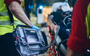 Śmierć na weselu w Tarnobrzegu. 56-latek osunął się na ziemię podczas zabawy