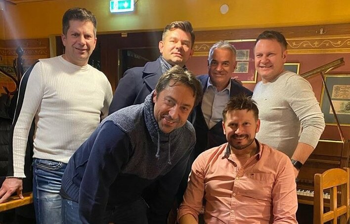 Największe gwiazdy disco polo opuściły kraj! Szykuje się niespodzianka 