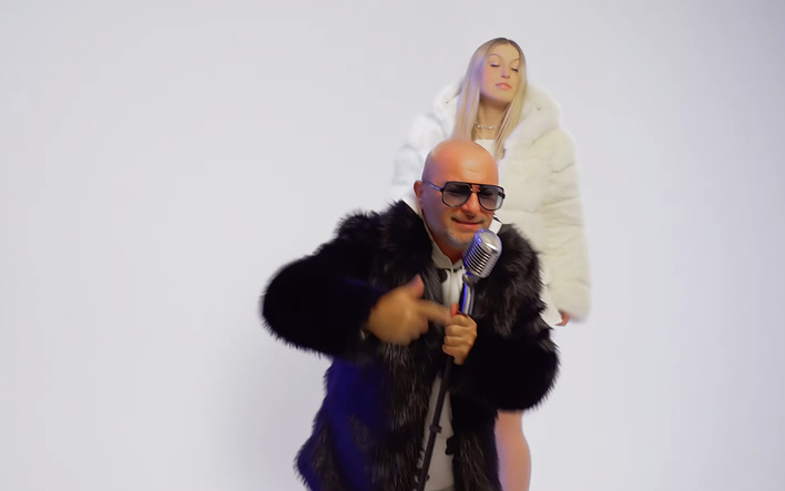 Soni i „Floryda” ponownie na językach. Piosenka disco z teledyskiem robi zamieszanie