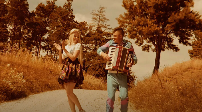 Specjaliści od wesel powracają z nowością utrzymaną w klasycznym stylu disco polo! Zespół Massive utworem „Chciałbym Ciebie spotkać„ zdeklasuje konkurencję