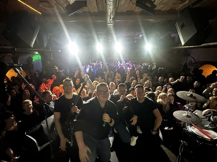 Spełnione Marzenie na Koncercie Playboys: Kacper Zaśpiewał ze Swoimi Idolami