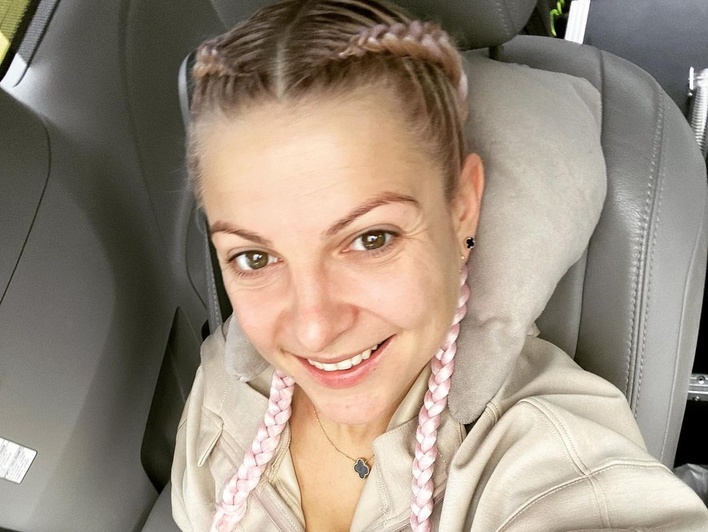 Nietypowa stylizacja Magdaleny Narożnej - Piękni i Młodzi podbija serca fanów! Gwiazda disco polo wygląda jak milion dolarów! 