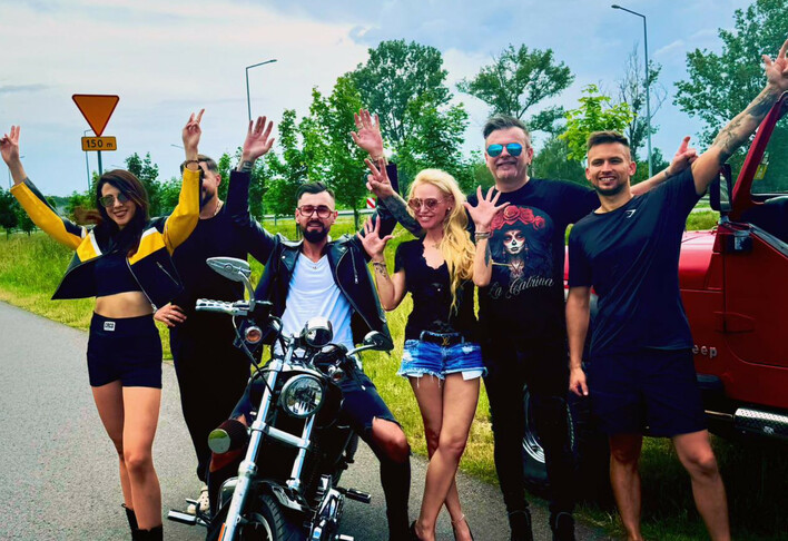 Sumptuastic i Matt Palmer w duecie! HIT?! Znane gwiazdy zaskakują nowością „Ruszam W Drogę”