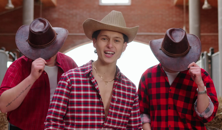 Super debiut! Morales podbija disco polo! „Nie na siano” w kilka dni zdobyło tysiące wyświetleń i komentarzy