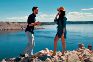 Super nowość o niebieskich oczach? Grupa Moment udostępniła video! 