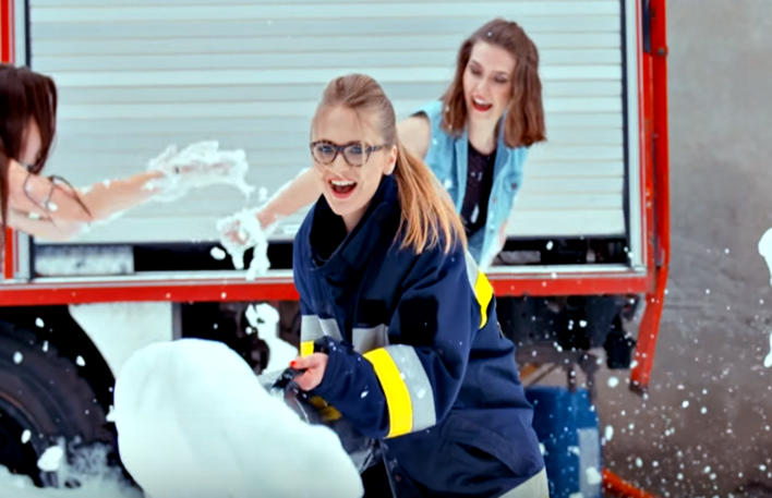 SuperNova - Za chłopaka chcę mieć strażaka | Video | PREMIERA