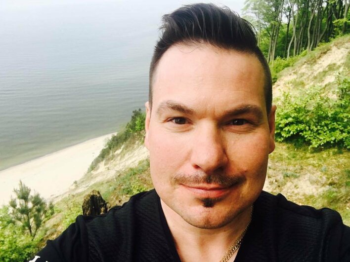 Swoje urodziny obchodzi dzisiaj: Mariusz Gaweł ( Cord) | Czego życzycie artyście?