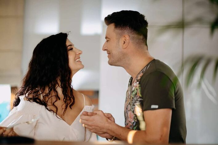 Sylwek Gazda – Power Play przyłapany w kuchni?! Gwiazdor disco polo przyrządził smaczne danie dla żony! 