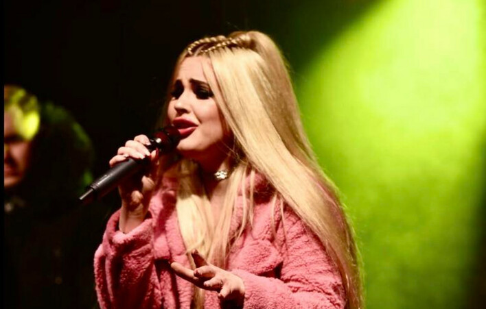 Sylwestrowa Gala Disco Polo w Bartoszycach: Spektakularny występ Blondi 