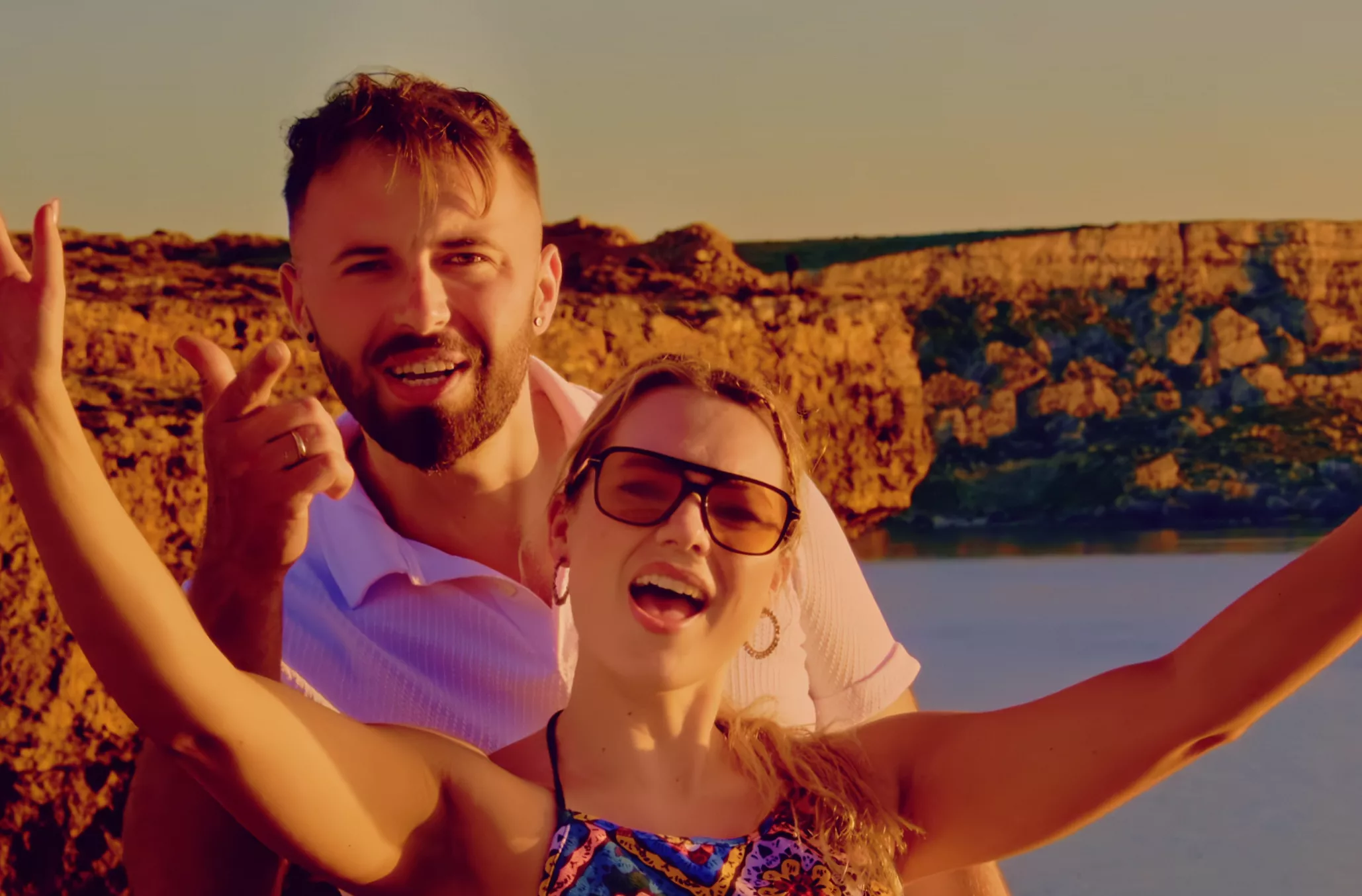 Sylwia i Wojciech Morcinek z Weź Nie Pytaj wracają jako Miła x Niegrzeczny. Premiera "To lato pali"