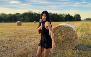 Sylwia Kossakowska prezentuje cover Classic „Jesteś wielkim spełnieniem” w nowoczesnym wydaniu
