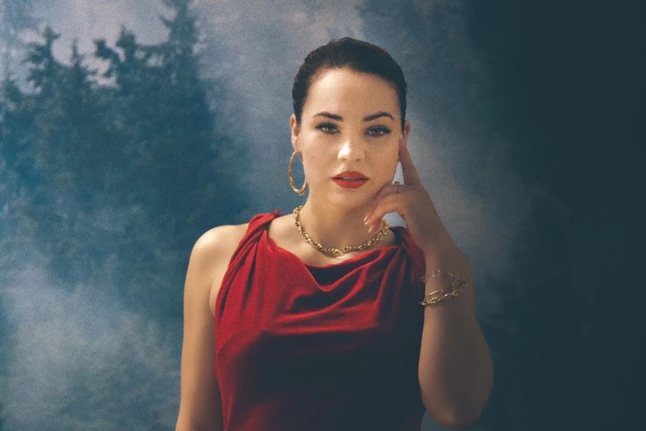 Sylwia Morcinek z Weź nie pytaj olśniewa w czerwieni: Ekskluzywna sesja fotograficzna! | ZDJĘCIA

