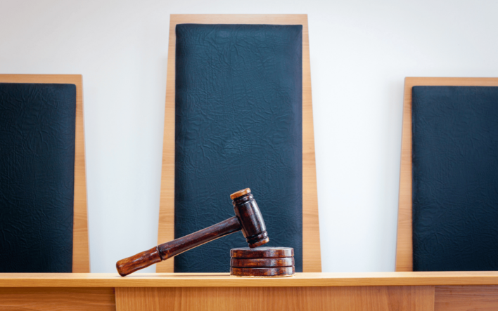 Syn „króla disco polo„ znów przed sądem! Szokujący powód odroczenia rozprawy!