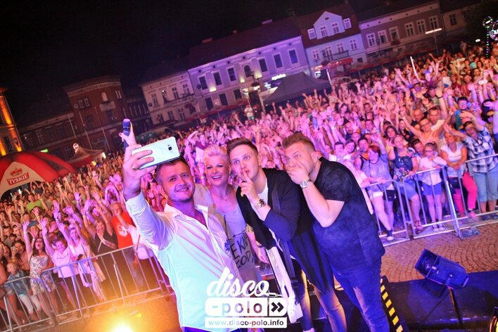 Szaleni Piękni i Młodzi! Zobaczcie ten filmik prosto z Mrągowa | VIDEO