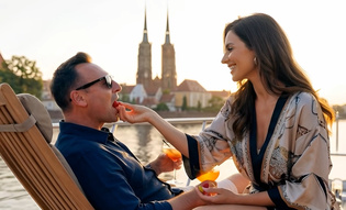 Szalony Drużba „A teraz idziemy na jednego” rozgrzewa internet. Ten numer jest wszędzie