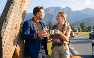 Szalony Drużba namieszał w sieci. „A teraz idziemy na jednego” szybko rośnie w siłę