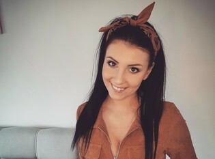 Szlagierowa wokalistka zachwyca swoim pięknem! Wygląda jak milion dolarów!