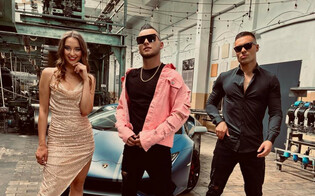 Szmajkowski odkrył prawdziwy sekret miłości! Zobaczcie przeciek przedpremierowego teledysku, który wstrząśnie sercami fanów disco polo!