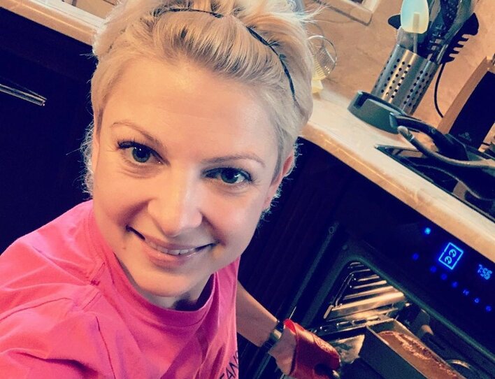 Kwarantanna? Magda Narożna spędza dzień jak co dzień! Gwiazda chwali się tym w sieci!