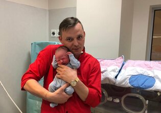 Szok! Nazwał swojego nowo narodzonego syna nazwą popularnego zespołu disco polo! To pierwszy taki przypadek w Polsce!