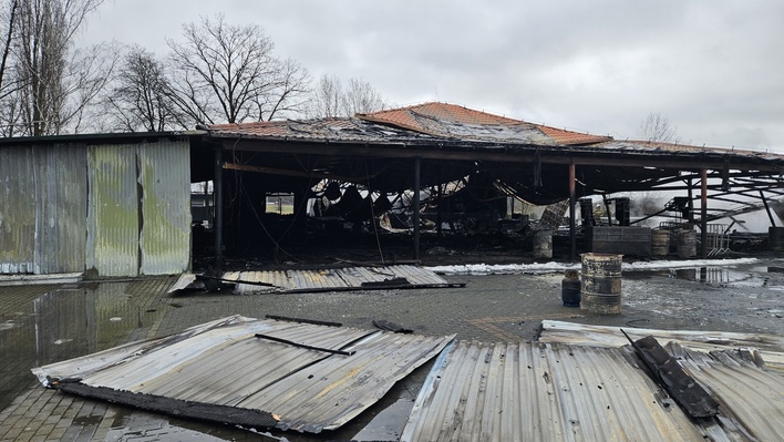 Szok w Grabinie. Pożar plaży Patelnia zniszczył kompletnie wiatę, gdzie odbywały się koncerty disco polo