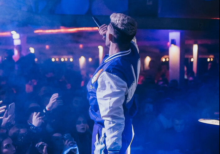 Szokująca prawda o Kamilu Kossakowskim DiscoBoys! Jego tajemnicza decyzja w świecie disco polo wstrząśnie fanami! Chodzi o alkohol