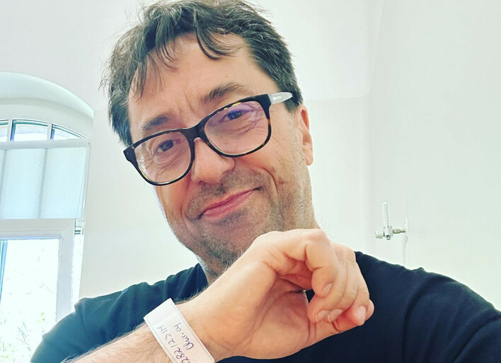 Szokujące doniesienia o stanie zdrowia Marcina Millera z zespołu Boys! Co naprawdę wydarzyło się w szpitalu?