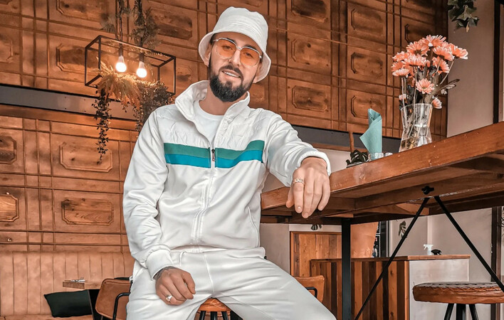 Szokujące wyznanie Matta Palmera: „Spałem po parkingach przed supermarketem„