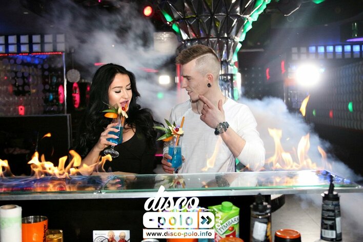 Sztuka Carvingu, palący bar i energetyczne tancerki - zobaczcie HOT materiały z planu nagrań Cristo Dance! 