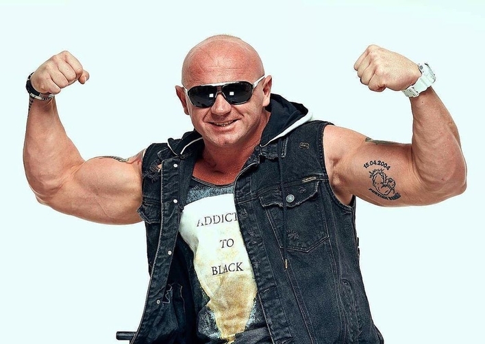 Mocarna niespodzianka w disco polo?! Pudzianowski w przebojowej odsłonie!