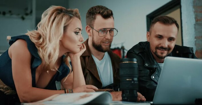 Popularny wokalista disco polo zrobił milowy krok w stronę nowoczesnej produkcji muzycznej! Premiera jest już w sieci!