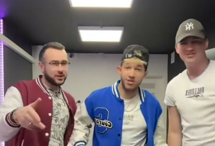 Tajemnicze spotkanie w Mono Studio: Bartii, Kamil Kossakowski i Dawid Tymiński z Raider zaskoczyli wszystkich

