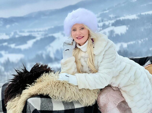 Tak gwiazda disco polo ubrała się na stok narciarski! Uwagę przykuwa jeden szczegół