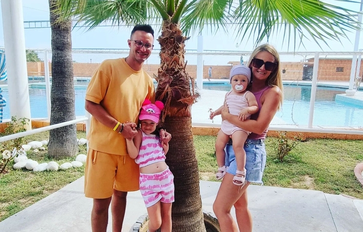 Tak gwiazdor disco polo świętował rocznicę ślubu! Kuba Playboys z żoną i dziećmi w Turcji [Zdjęcia]