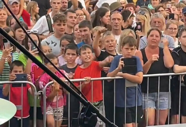 Tak młody fan śpiewał na koncercie! Mega nagranie z występu MiłegoPana!
