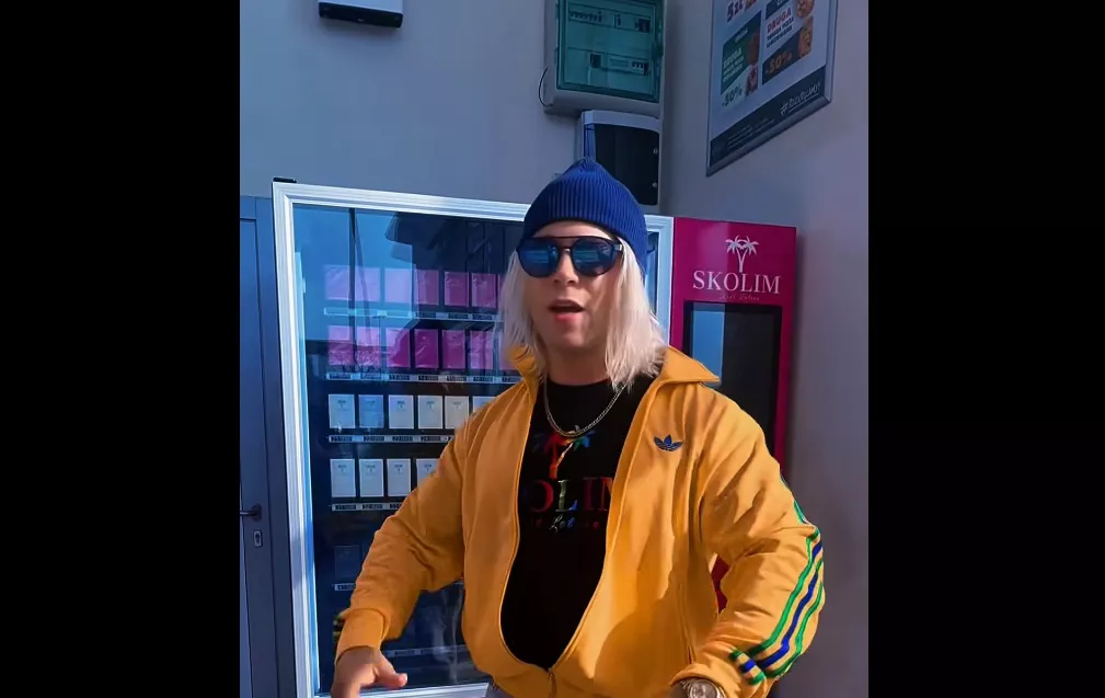 Tak Skolim robi pieniądze poza sceną. Ile zarabia król latino?