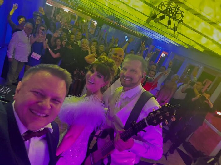 Tak wygląda żona Mariusza Winnickiego z zespołu Classic! Kim jest żona legendarnej gwiazdy disco polo?!