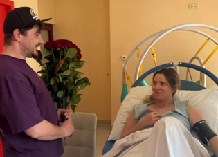 Tak wyglądało pierwsze spotkanie Zenka Martyniuka z wnukiem. Ujęcia z porodówki trafiły do sieci