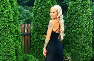 Uroda i talent to jej mocne strony! Popularna artystka disco polo pozuje w samym ręczniku! 