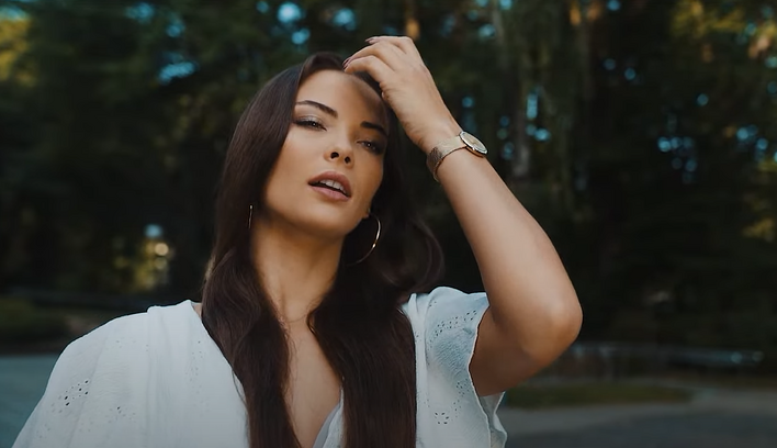 Taneczna premiera Adama Chroli podbija serca fanów! Zdolny muzyk disco polo stworzył hit wszystkich imprez okolicznościowych?! 