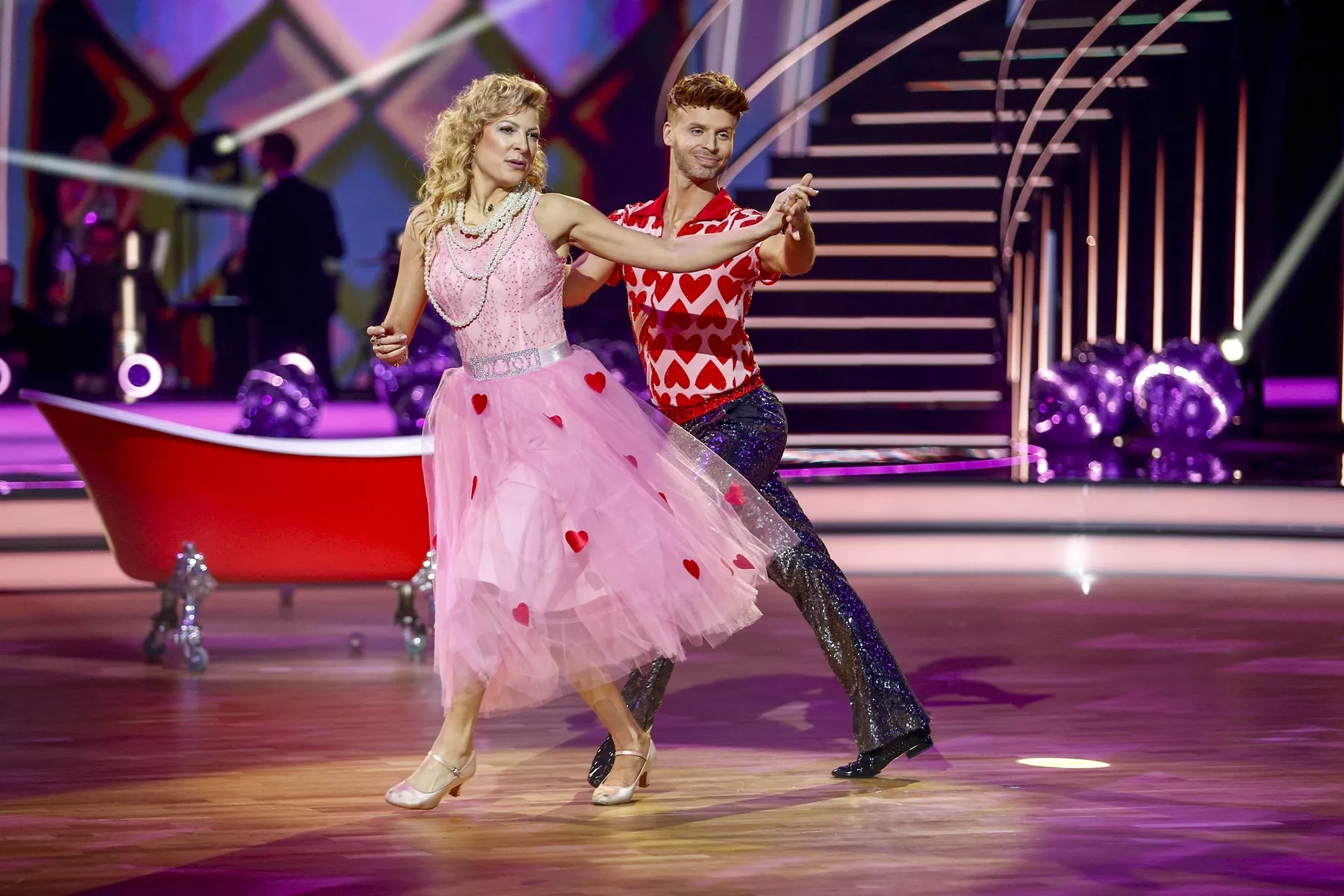 ”Taniec z gwiazdami” bez Narożnej? Gwiazda disco polo ujawnia kulisy dramatycznej walki z bólem!