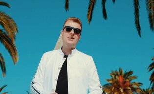 Tarzan Boy powrócił! Wraz z nim teledysk do ponadczasowego przeboju „Promienie”!