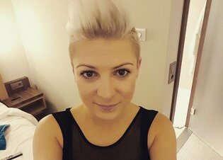 Tego jeszcze nie było! Pustki na koncercie zespołu Piękni i Młodzi?!