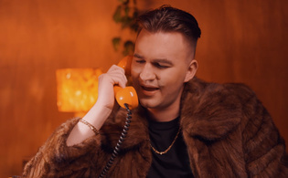 Teledysk Raidera „Świat jest nasz” robi furorę. Tysiące wyświetleń w kilka dni